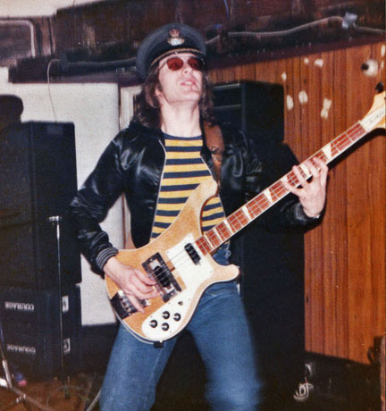 Jo in 1976 with his Rickenbacker before it was stolen